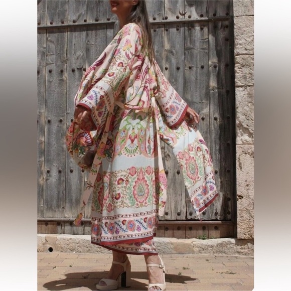 Zara Printed kimono satin dress with belt - Picture 5 of 15